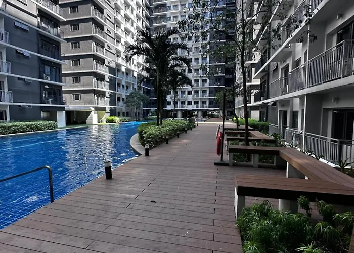 Malls Near Airport Shore 3 Apartahotel 4*